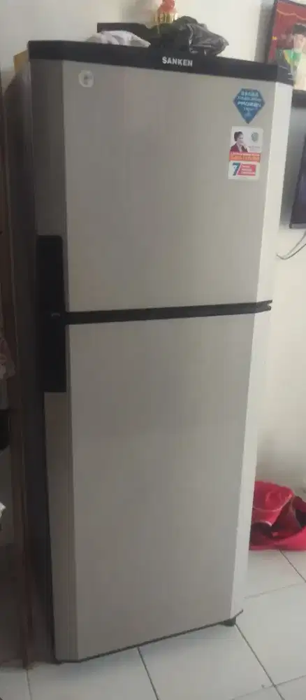 Kulkas 2 pintu sanken