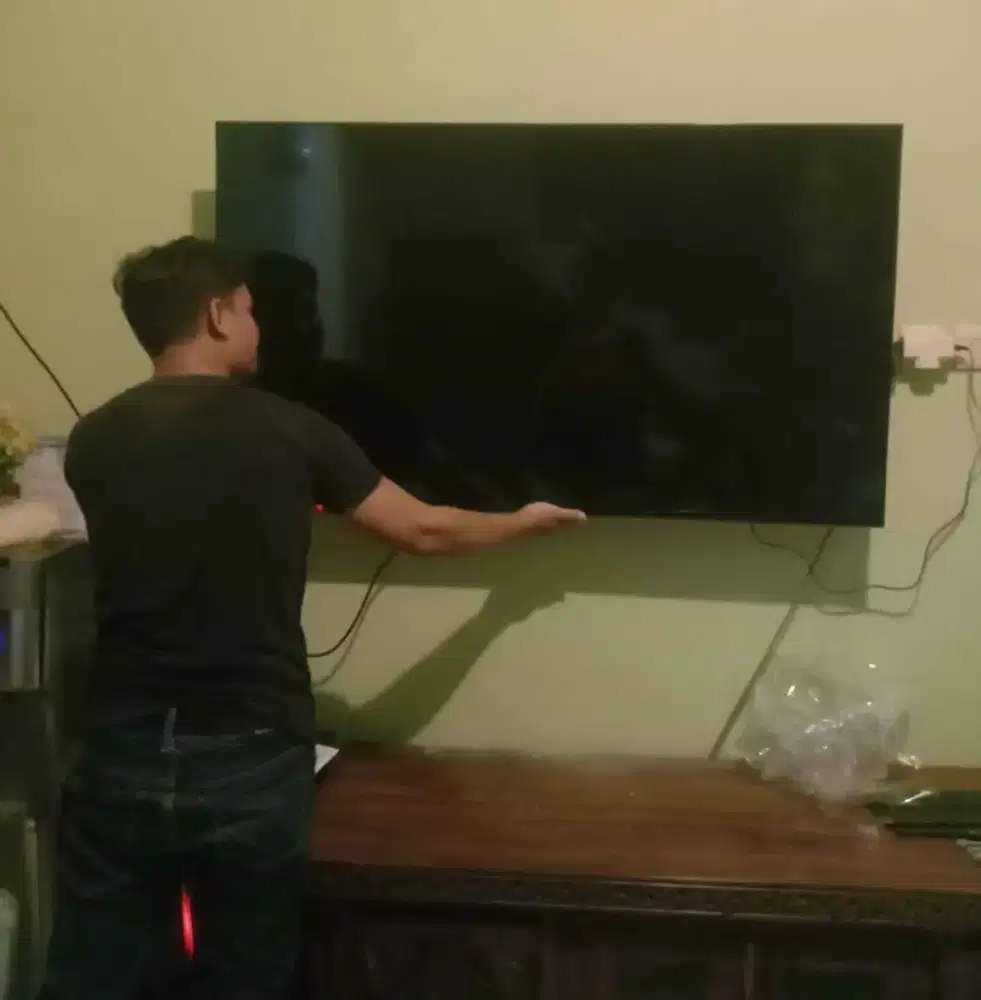 Jual bracket tv/briket tv/gantungan tv/braket tv/breket tv