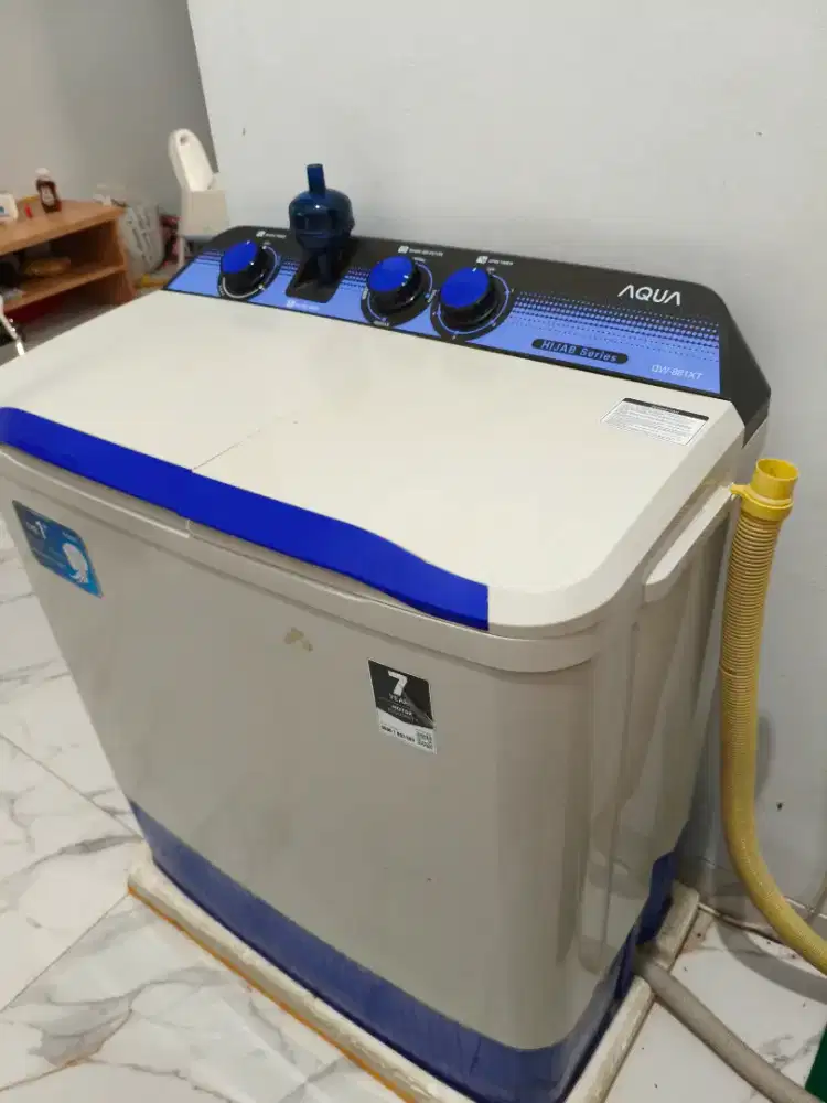 Mesin cuci 2 tabung aqua