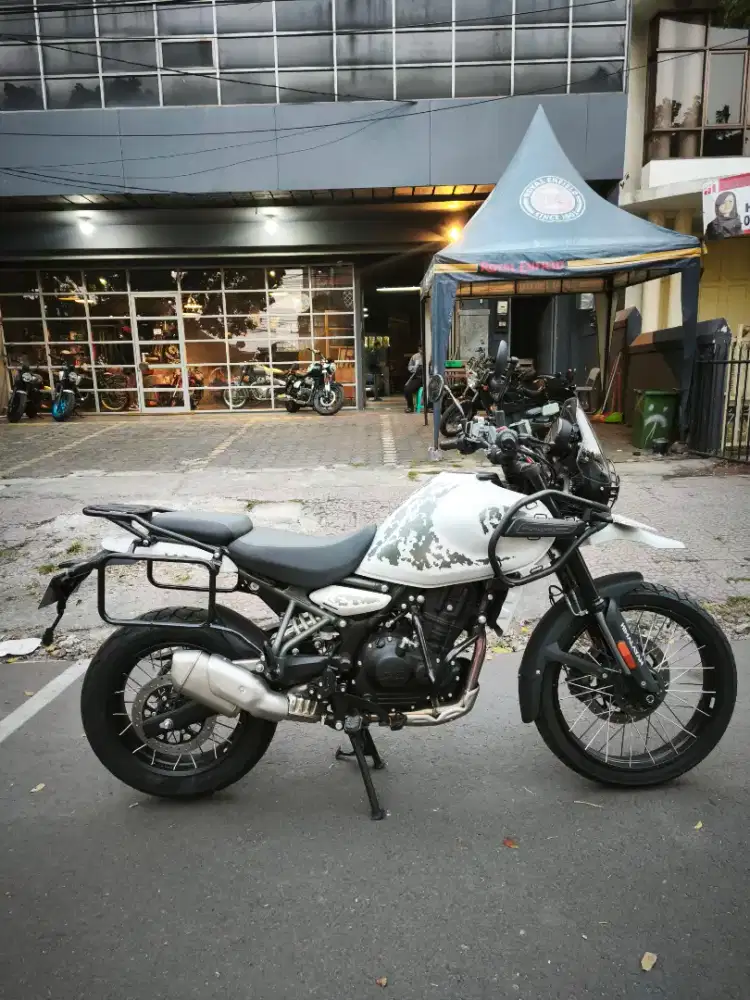 Royal Enfield Himalayan 450 like new