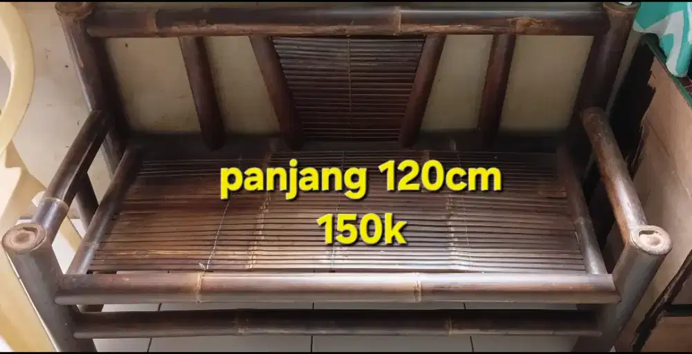 Kursi bambu panjang