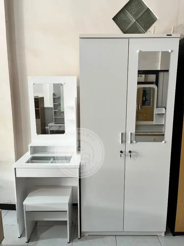 READY SET MEJA RIAS MINIMALIS DAN LEMARI PAKAIAN 2 PINTU