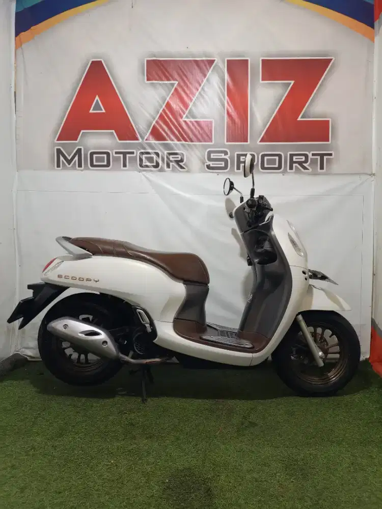 Scoopy prestige keyles putih gogle map Aziz Hana motor