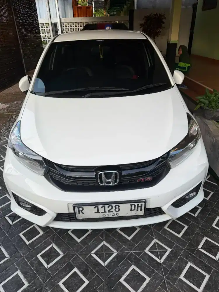 Brio rs manual warna putih