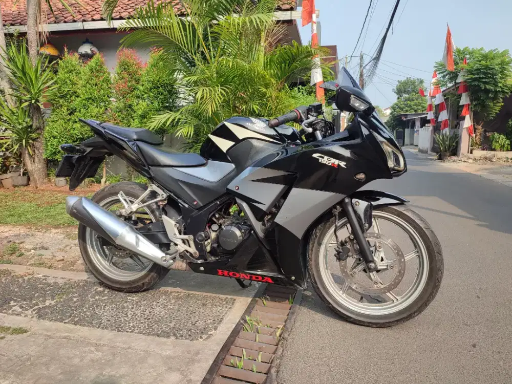 HONDA CBR K45 TAHUN 2015 PLAT TANGSEL PAJAK HIDUP