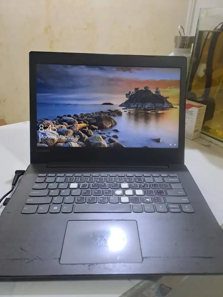 LAPTOP LENOVO AMD A9, 2-core RADEON R5 , 3.1 GHZ SSD 256 GB + HDD 1 TB