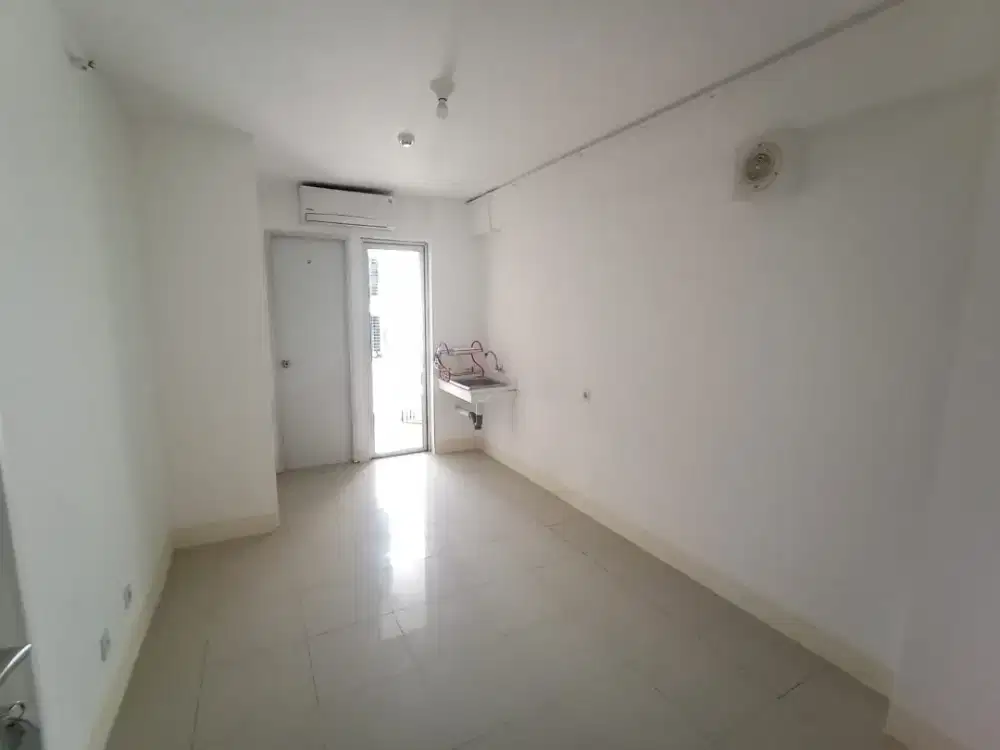 Disewakan 2 BR kosong ada AC apt bassura tower dahlia free ipl