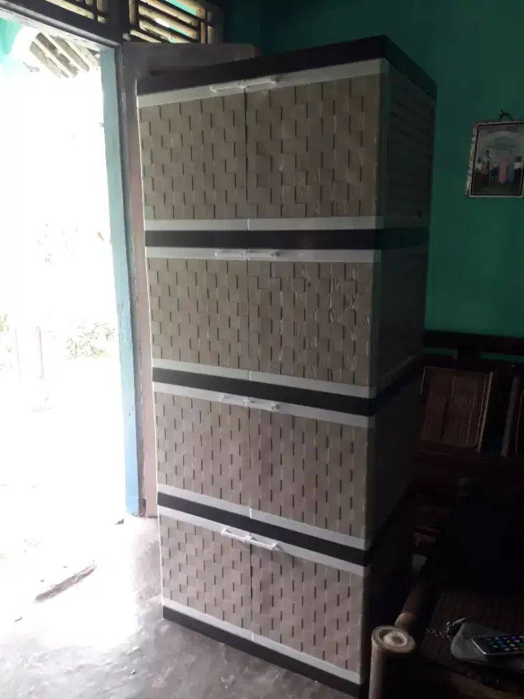 Lemari plastik jumbo