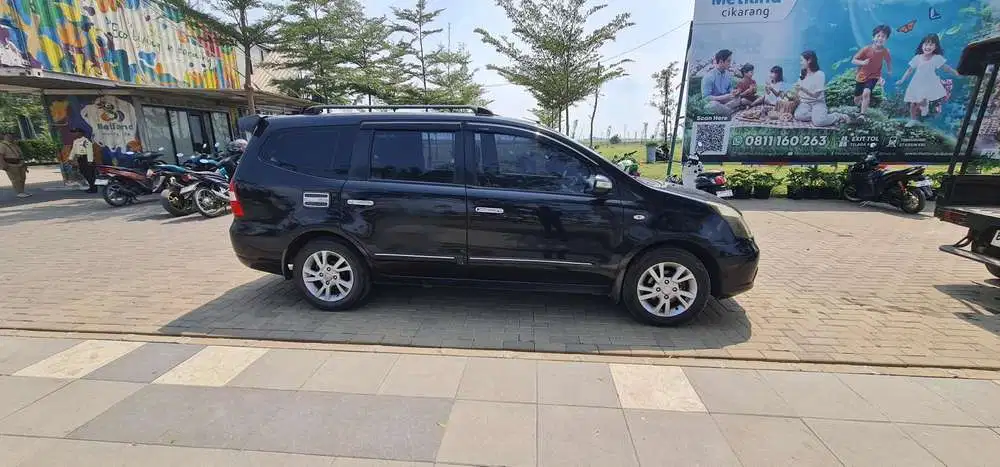 Nissan Grand livina 2011 Bensin