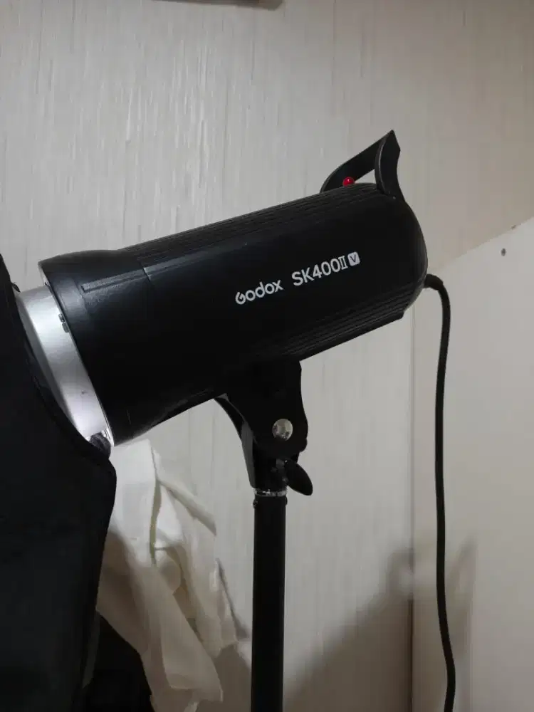Godox SK400II-V + Softbox Godox + Godox lightstand normal siap pakai