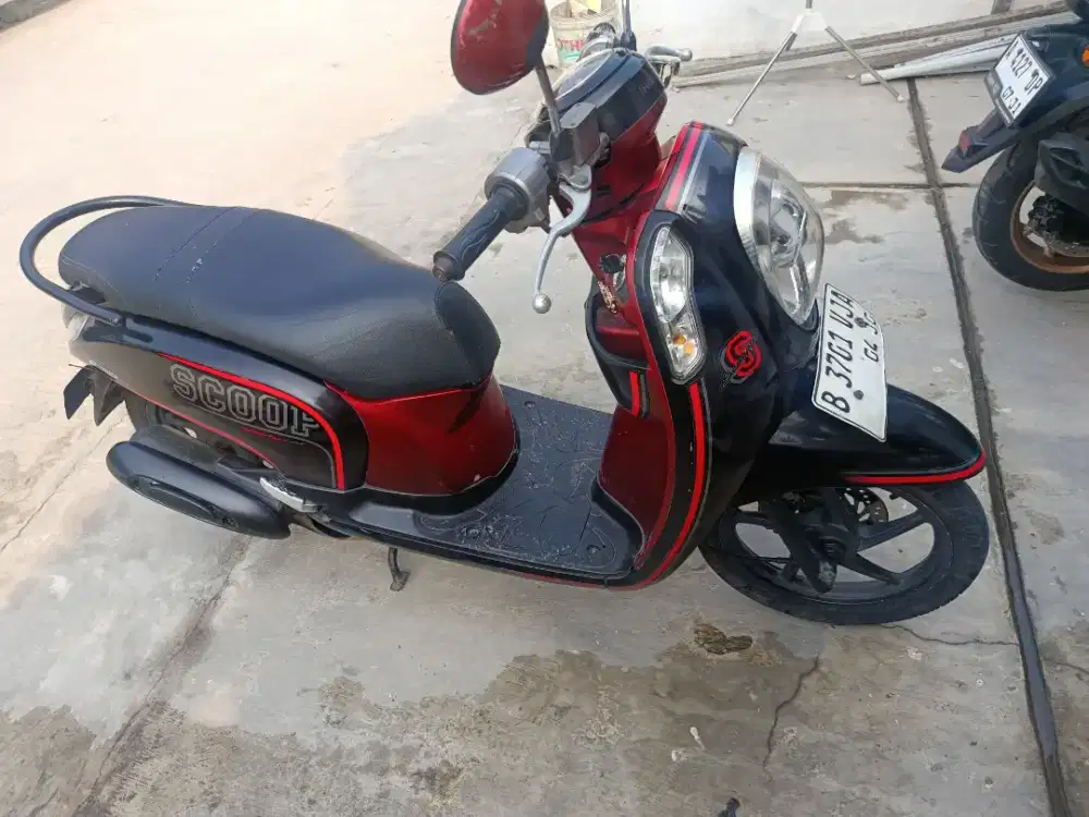 Scoopy 2015 lengkap