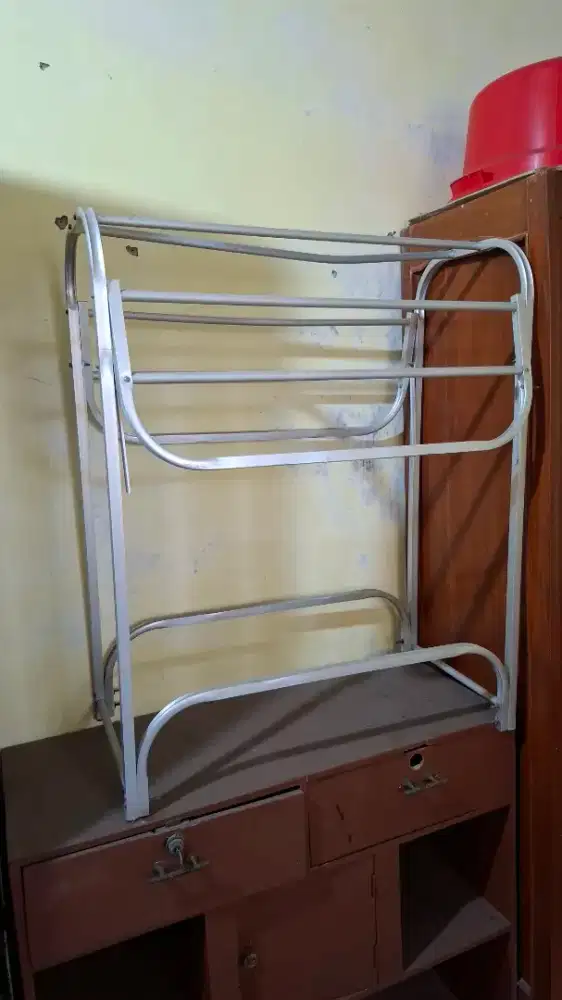 Jemuran Handuk Aluminium Bertingkat / Rak Pengering Pakaian Portable