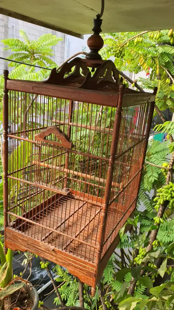 Kandang burung kotak ukiran