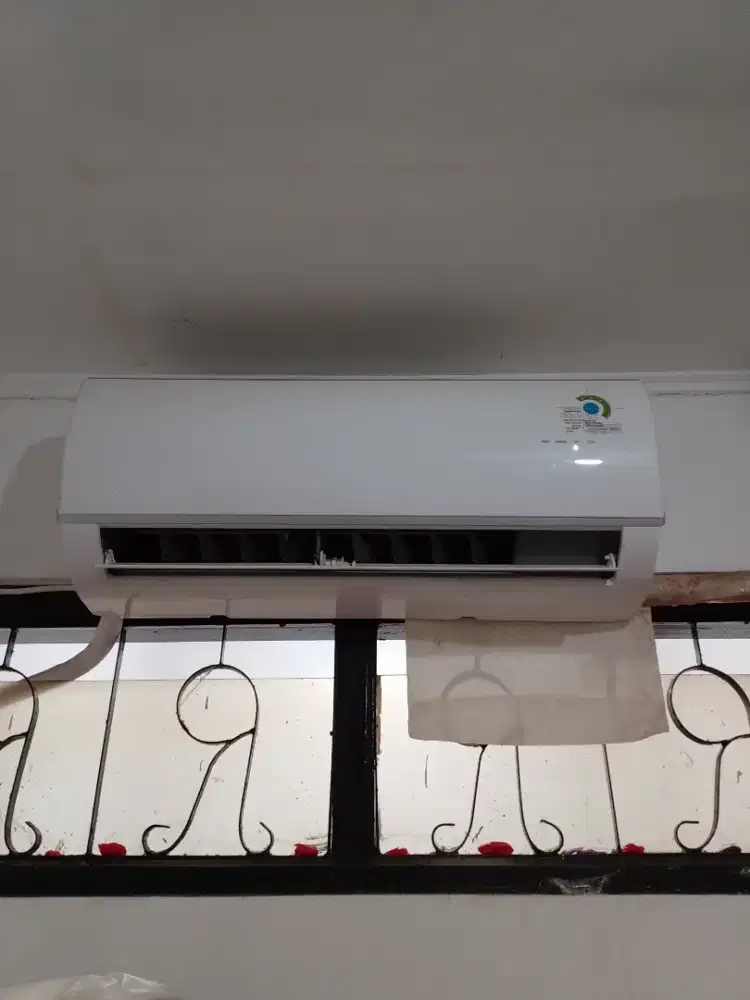 AC Midea 0.5pk indoor outdoor