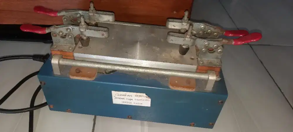 Mesin separator LCD