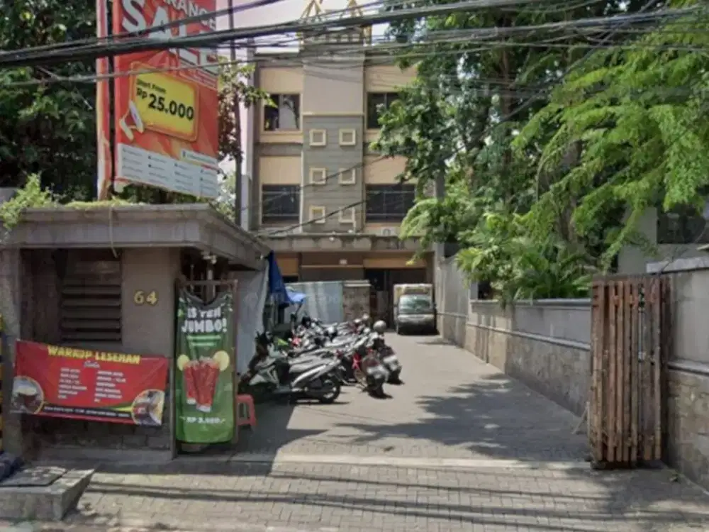 Rumah Usaha Komersial Area 3 Lantai Bagus di Jl Kayoon