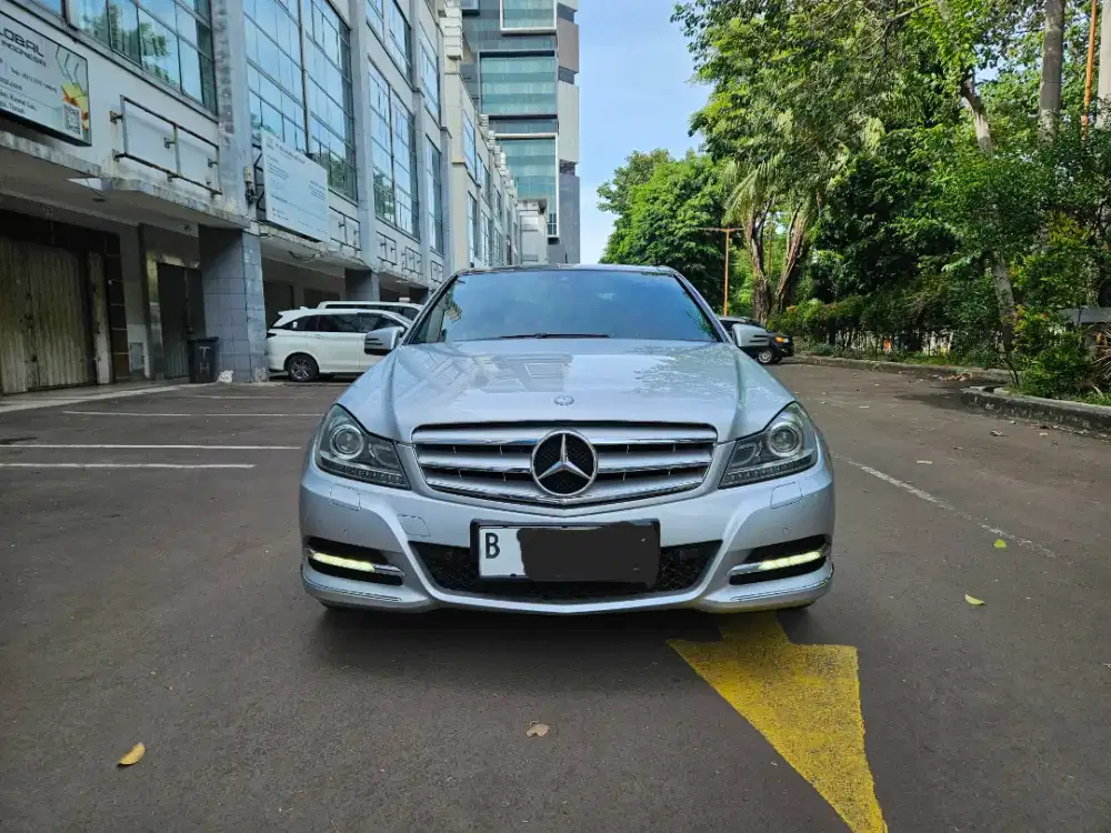 Mercedes Benz C300 AVG 2012 termurah
