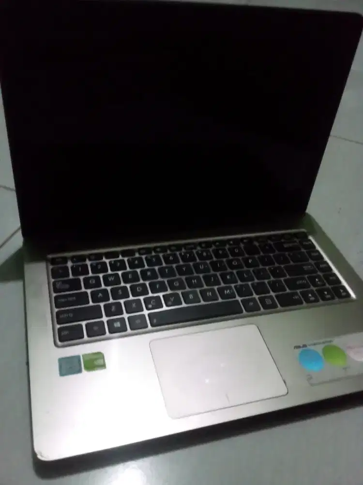 Laptop asus core i5  a456u gen 7.