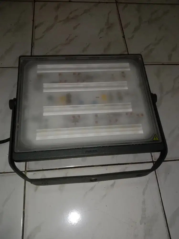 lampu sorot LED merk Philip tipe BVP 176 .200 watt