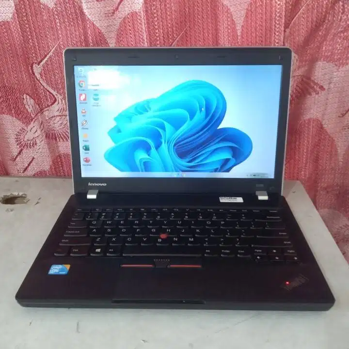 Laptop Lenovo E330 Intel Core i5 RAM 8GB SSD 128GB Windows 11