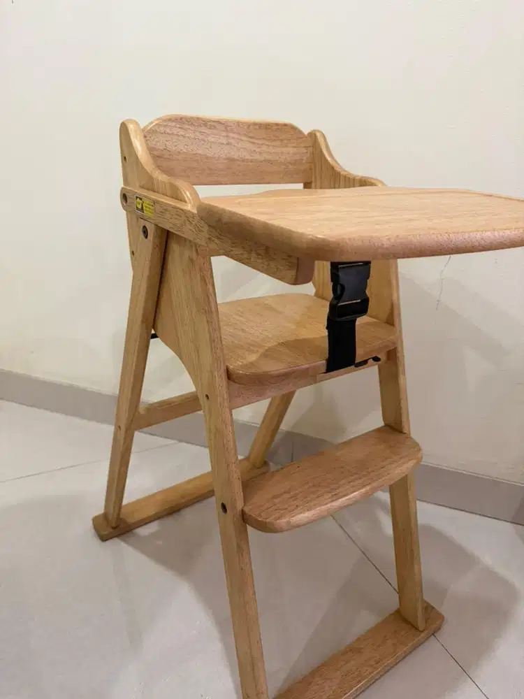 (USED) Yamatoya Tatameru baby and kids highchair