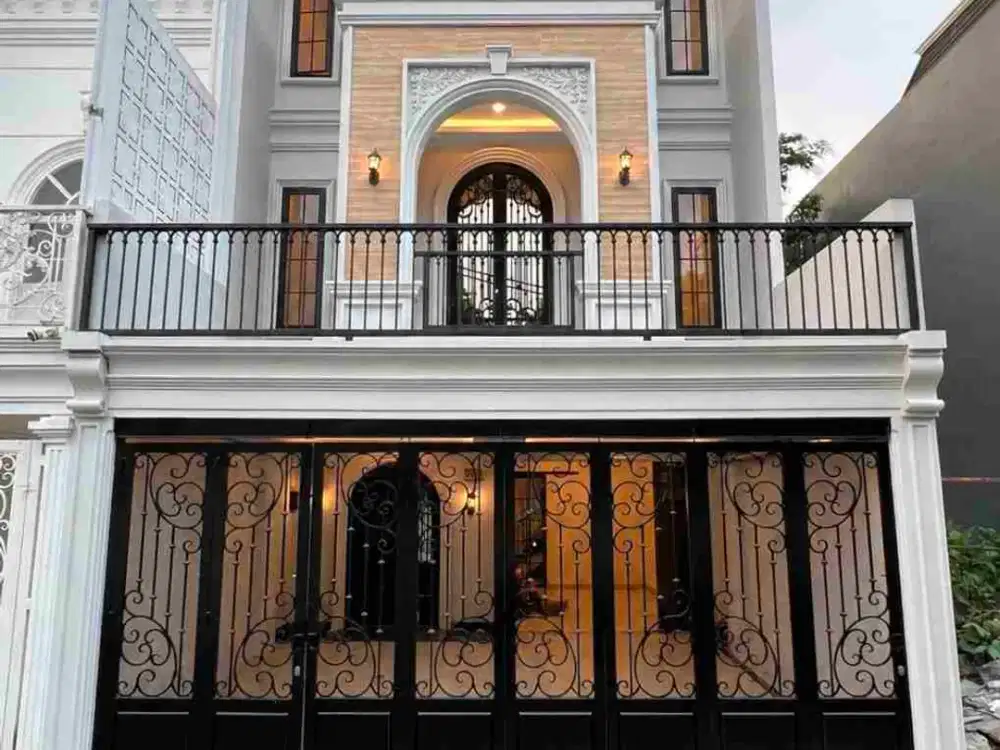 Rumah mewah dalam komplek Jagakarsa