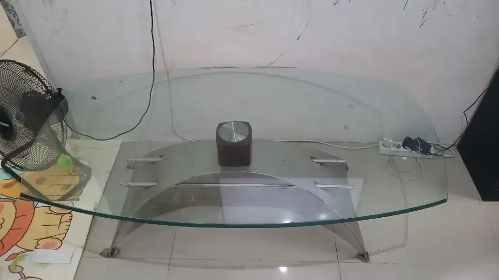 MEJA KACA TAMU DAN SOFA