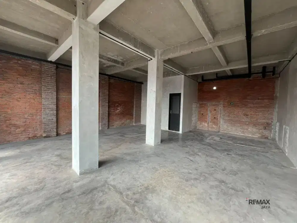 Strategic 2-Storey Building For Rent In Canggu - Image 1 of 4