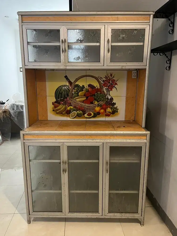 Dijual Lemari tempat piring dan perabotan