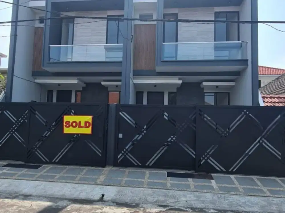 1 Unit Left Manyar Tirtoyoso Hadap Favorit, Surabaya Timur