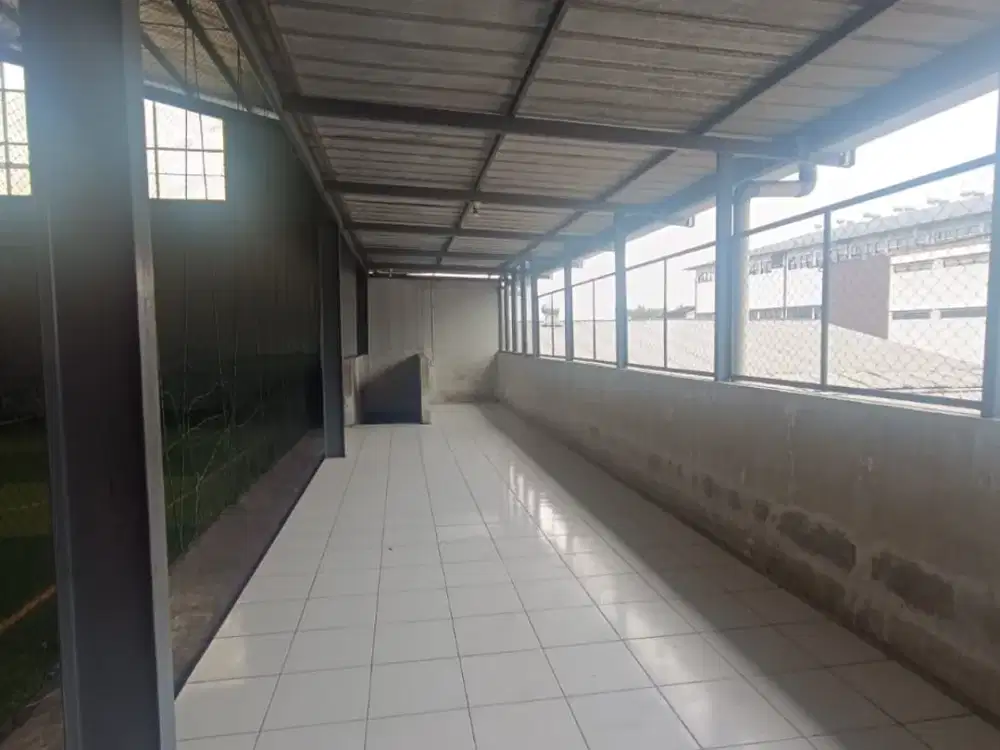 Disewakan Gudang 2 Lantai Siap Pakai Cocok untuk Lapangan Padel Lokasi di Holis Bandung
