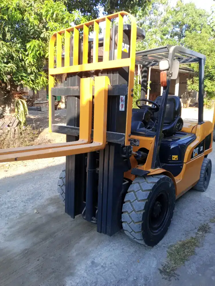 Forklift 3 Ton CAT 2020 Three lift kondisi normal siap kerja