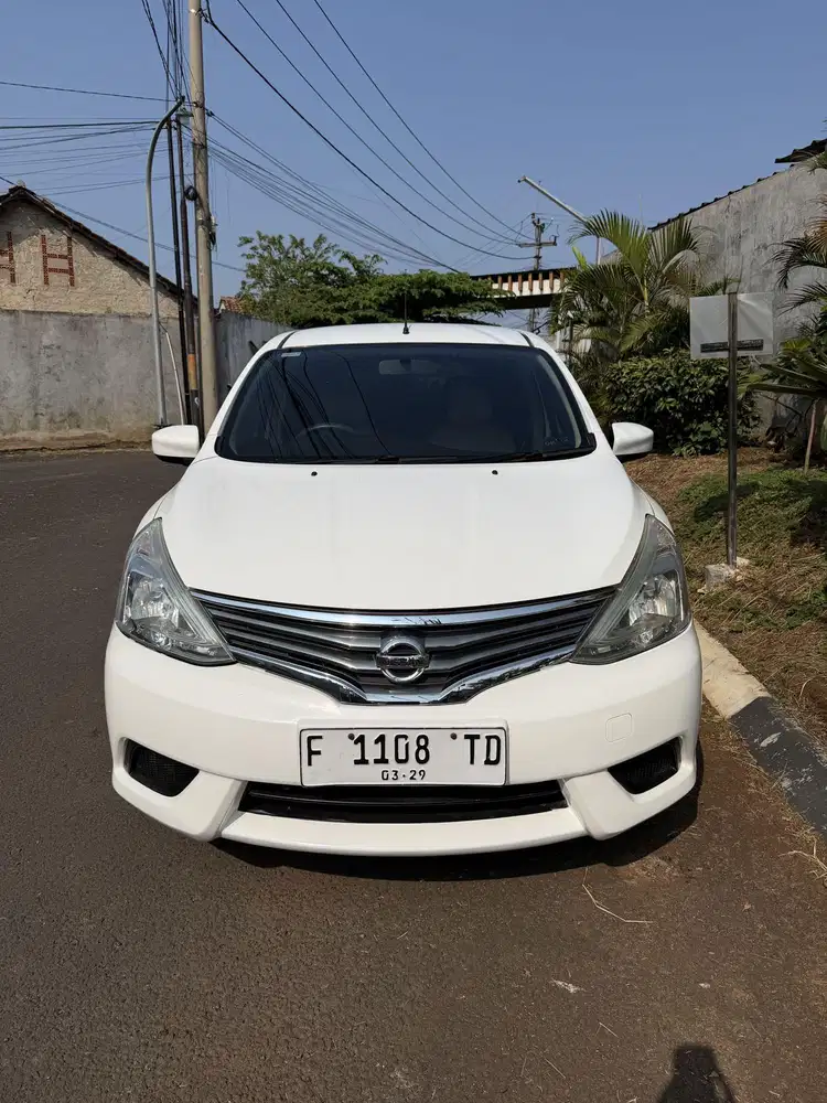 Nissan grand livina 2014 matic