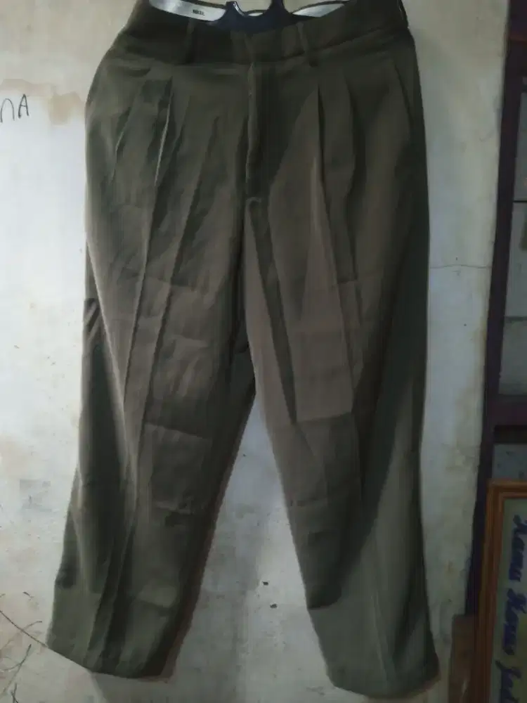 Celana Bahan Pria