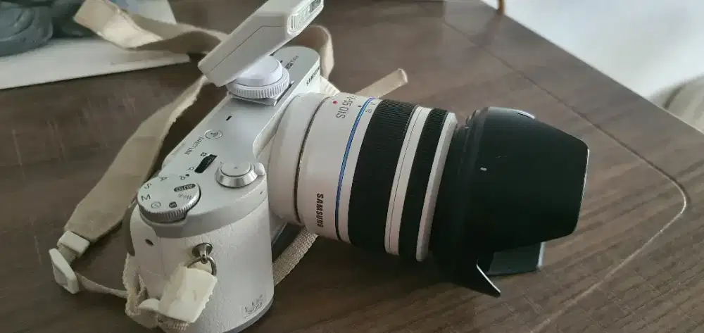 Dijual kamera samsung NX300