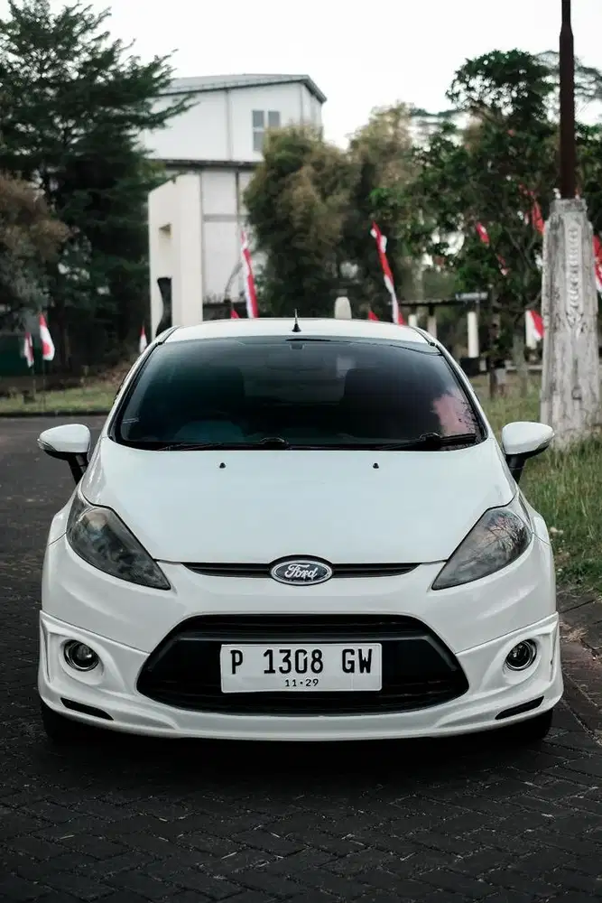 FORD FIESTA 2012 MATIC