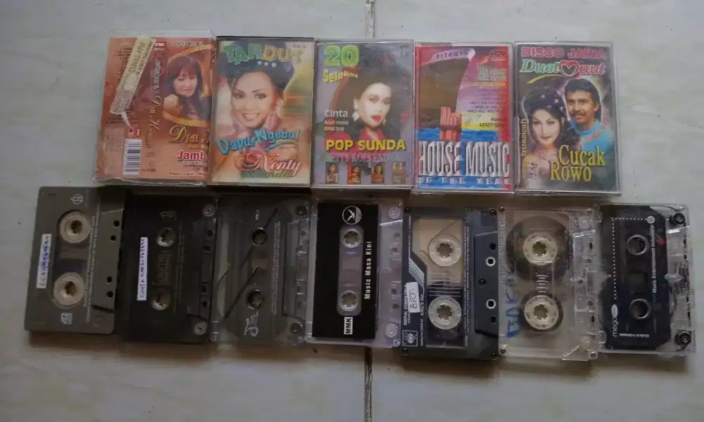 Kaset lagu lawas jadul th tujuh puluh  delapan puluh