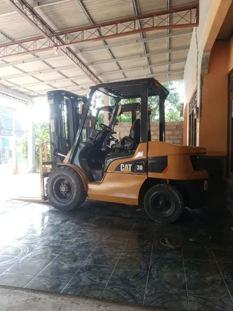 Forklift 3 Ton CAT mesin Mitsubishi Diesel Manual