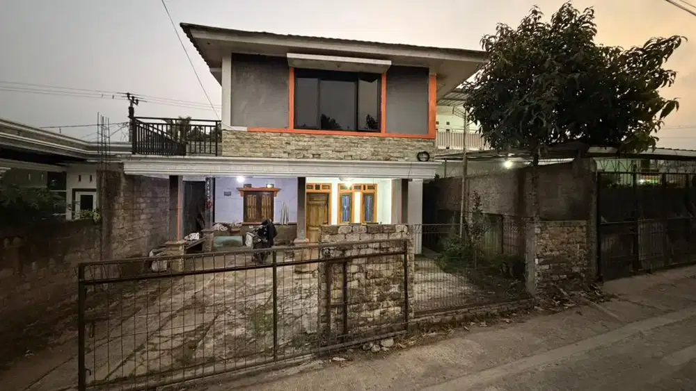 Di jual rumah 2 lantai