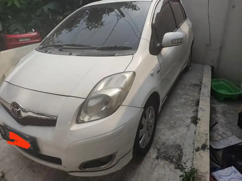 Yaris 2011 E AT