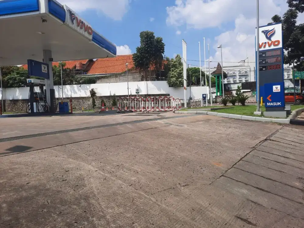 pom swasta diatasnya ( 2027 selesai kontrak, per tahun 2 miliar, dan eligible nya bakal lanjut sewa )