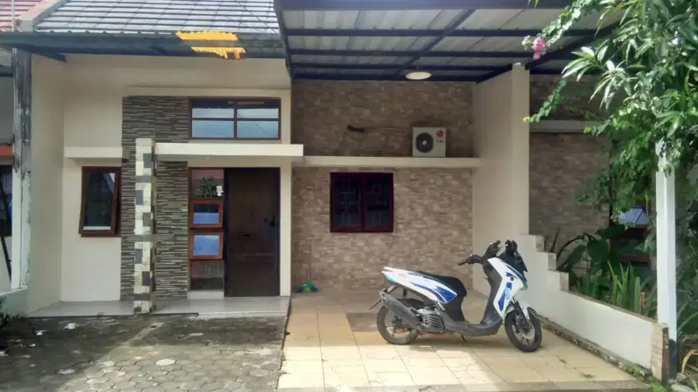 Rumah cluster dalam kota & posisi bagus