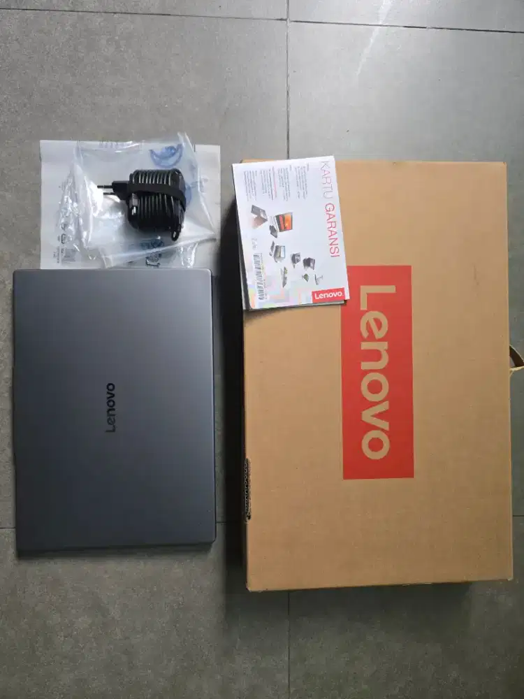 Lenovo IdeaPad Slim 5 14AHP10. Ryzen 7 8854HS 16GB 512GB