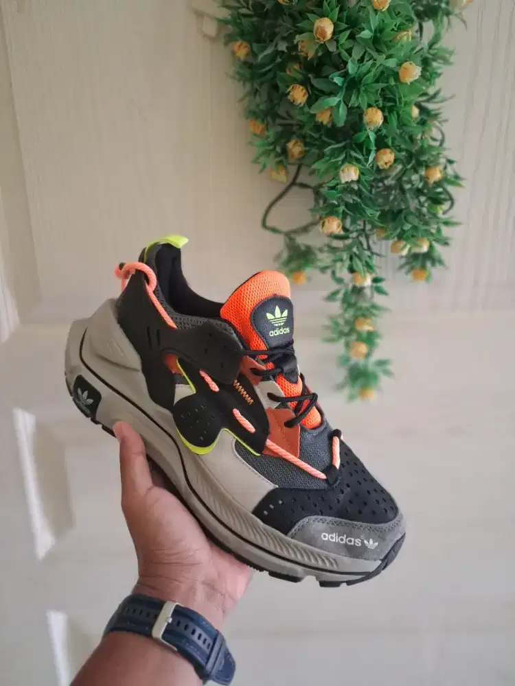 Adidas Sikaige size 42 Made in Vietnam BNIB