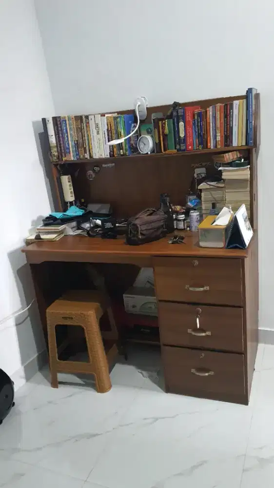 Meja Belajar 3 laci penyimpanan
