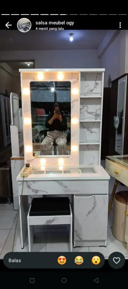 READY MEJA RIAS LAMPU BOHLAM TERMURAH