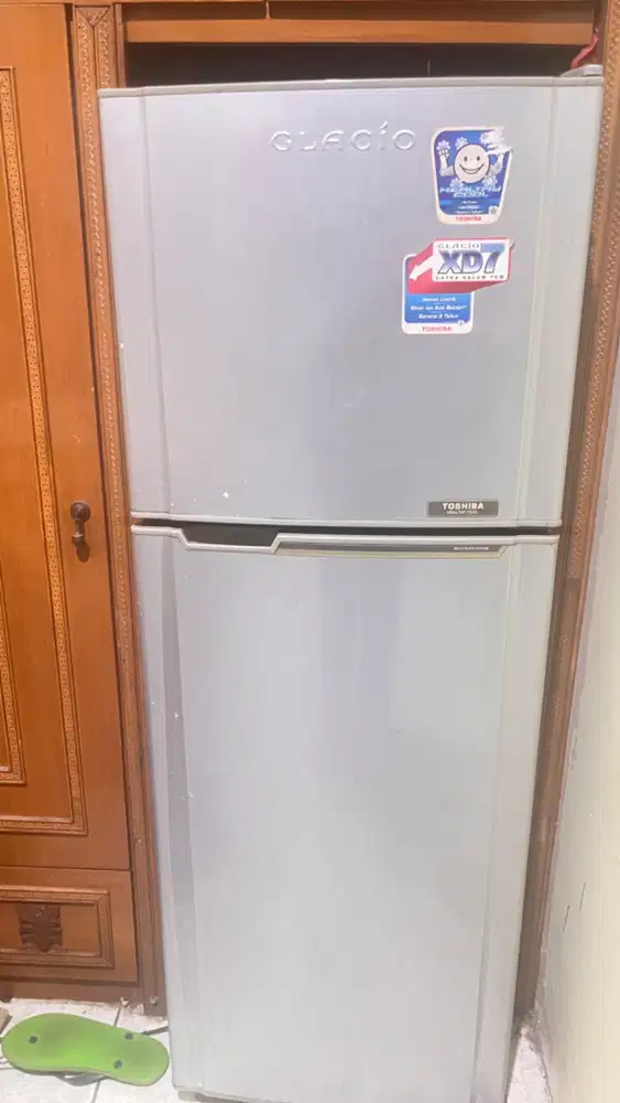 kulkas toshiba 2 pintu
