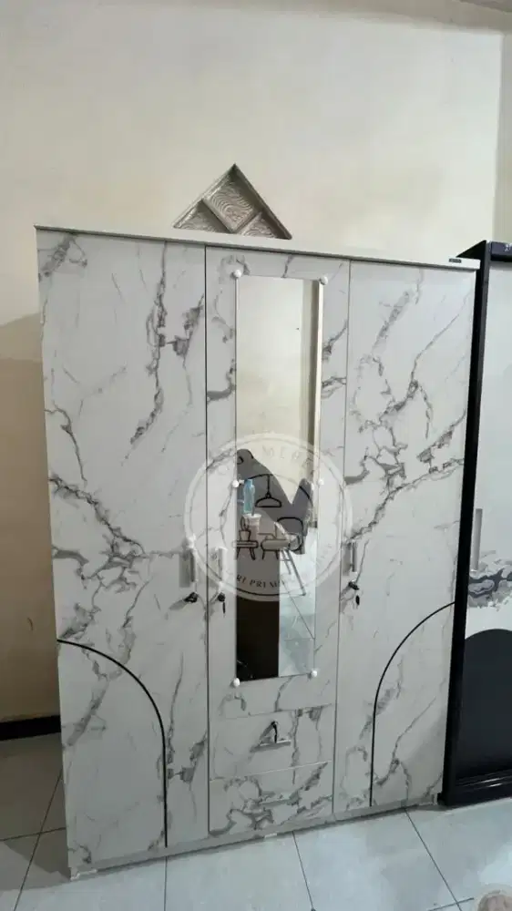 READY LEMARI PAKAIAN MARBLE 3 PINTU+LACI