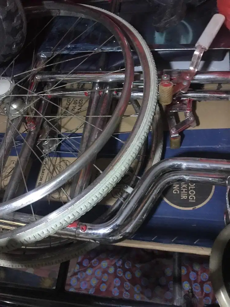 Kursi roda bekas jual cepat