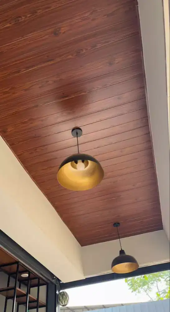 Ngecat dinding rumah